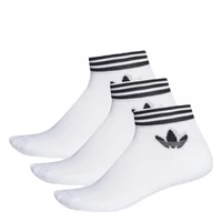 EE1152 adidas